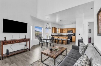1277 W Las Hurdes Dr in Saint George, UT - Building Photo - Building Photo