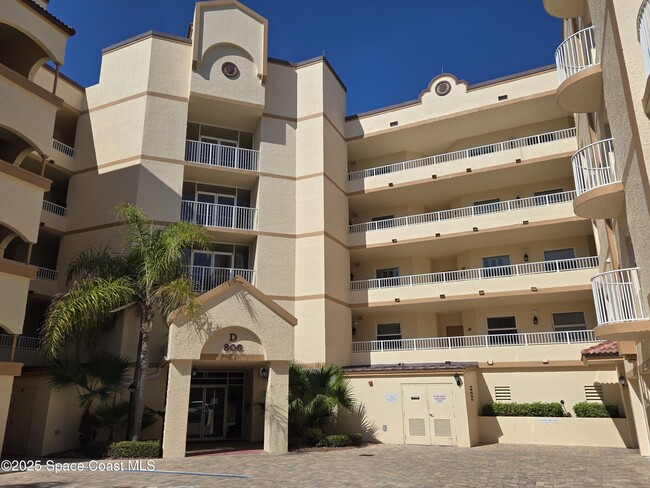 806 Mystic Dr in Cape Canaveral, FL - Building Photo - Building Photo