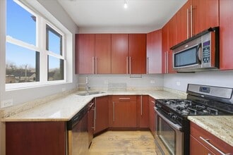 1951 N Monticello Ave, Unit Unit 2 in Chicago, IL - Foto de edificio - Building Photo