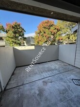 27616 Susan Beth Way in Santa Clarita, CA - Building Photo - Building Photo