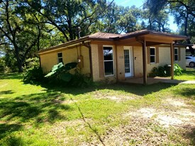 6590 Dewrell Square in Pensacola, FL - Building Photo