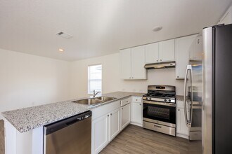 14730 Saw Ml in San Antonio, TX - Foto de edificio - Building Photo