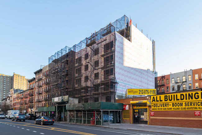 308 E 106th St in New York, NY - Building Photo - Building Photo