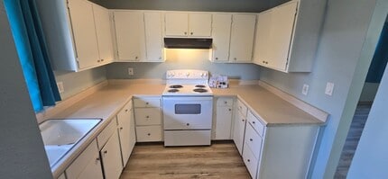 4207 Laverne Ave in Klamath Falls, OR - Building Photo - Building Photo