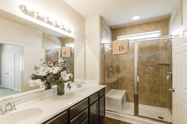 Woodgate Townhomes in Conroe, TX - Foto de edificio - Building Photo