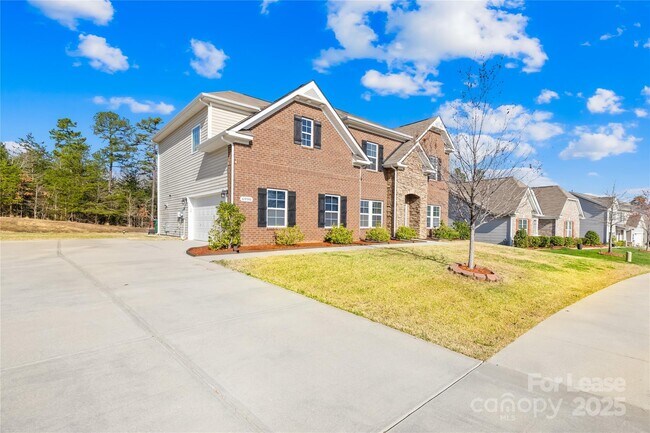 6998 Founders Way in Harrisburg, NC - Building Photo - Building Photo