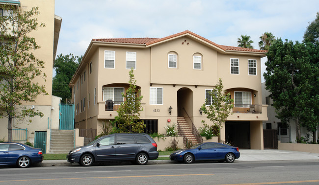 4523 Woodman Ave in Los Angeles, CA - Building Photo - Building Photo