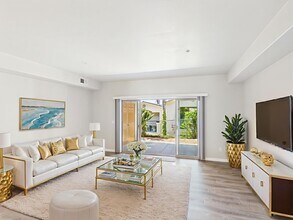 147 Rosebay Dr in Encinitas, CA - Building Photo - Building Photo