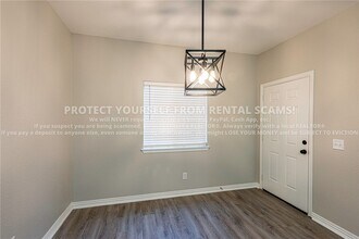 758 W Breeze Cove in Fayetteville, AR - Foto de edificio - Building Photo