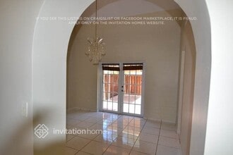 6301 SW 153rd Court Rd in Miami, FL - Foto de edificio - Building Photo