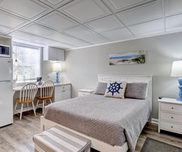 7246 Wrightsville Ave in Wilmington, NC - Foto de edificio - Building Photo