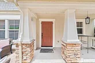 7686 Pebblestone Way in Reno, NV - Building Photo - Building Photo