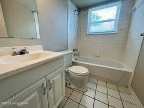 2504 Langdon Dr in Louisville, KY - Building Photo - Building Photo