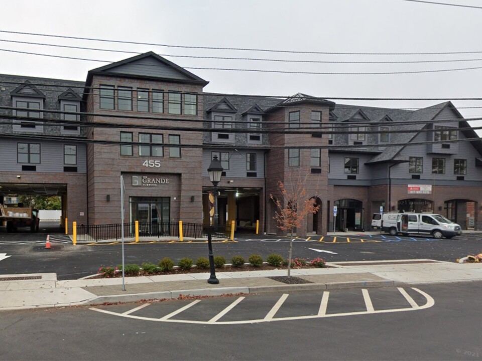 The Grande Norwood in Norwood, NJ - Foto de edificio