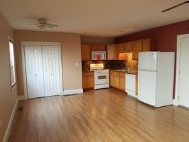 208 Wyoming Ave, Unit 3