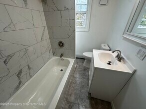 113 N Fulton St in Wilkes-Barre, PA - Building Photo - Building Photo