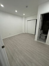 78 Market St, Unit 1 in Paterson, NJ - Foto de edificio - Building Photo