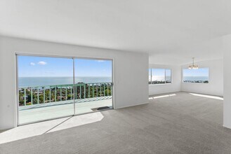 5995 La Jolla Corona Dr in San Diego, CA - Building Photo - Building Photo