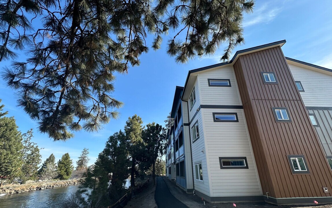 Bridgewater Apartments in Bend, OR - Building Photo