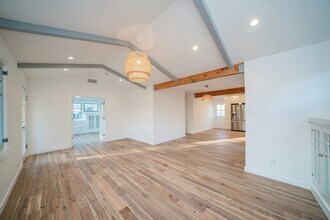 3401 London St in Los Angeles, CA - Building Photo - Building Photo