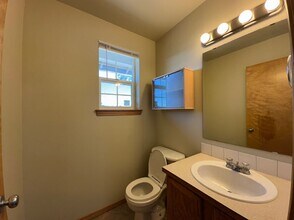 4044 S 43rd St in Tacoma, WA - Building Photo - Building Photo