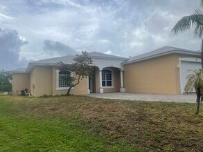 2643 SW Harem Cir in Port St. Lucie, FL - Building Photo - Building Photo
