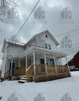 1236 1/2-1236 1/2 E Locust St in Lancaster, OH - Building Photo