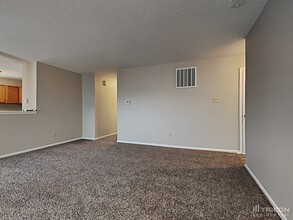 2022 Dutch Elm Dr in Indianapolis, IN - Building Photo - Building Photo