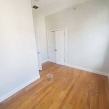 355 Adams St in Boston, MA - Building Photo - Building Photo
