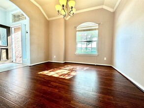 12111 Redbud Brook Trail, Unit 9873-304 in Houston, TX - Building Photo - Building Photo