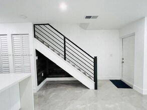 17505 NW 67th Pl in Hialeah, FL - Building Photo - Building Photo