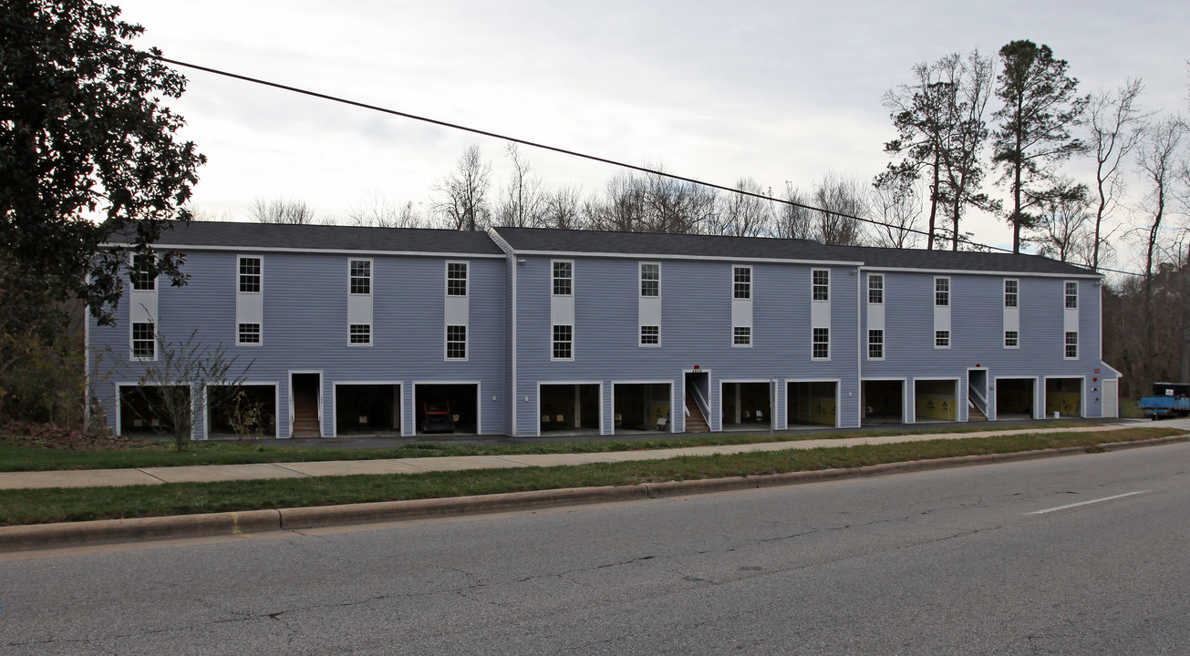 2809 Avent Ferry Rd in Raleigh, NC - Foto de edificio