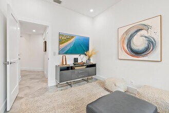 503 Resort Ln in Palm Beach Gardens, FL - Building Photo - Building Photo