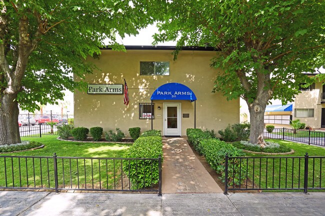 Park Arms Apartments in Las Vegas, NV - Foto de edificio - Building Photo