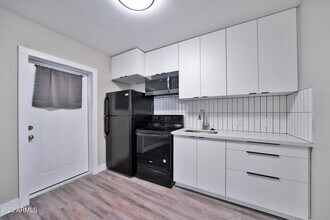 6 E Linda Ln in Gilbert, AZ - Foto de edificio - Building Photo