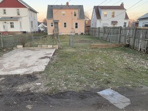 999 Fairwood Ave in Columbus, OH - Building Photo - Building Photo