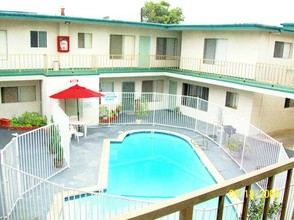 Doty Avenue Apartments in Hawthorne, CA - Building Photo - Building Photo