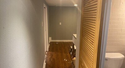 822 Booth St-Unit -B in Houston, TX - Building Photo - Building Photo