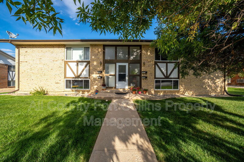 1434 S Dotsero Dr in Loveland, CO - Building Photo