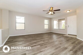 15919 W Tasha Dr in Surprise, AZ - Foto de edificio - Building Photo