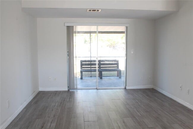 10115 Wheatley Hills Ct in Tampa, FL - Building Photo - Building Photo