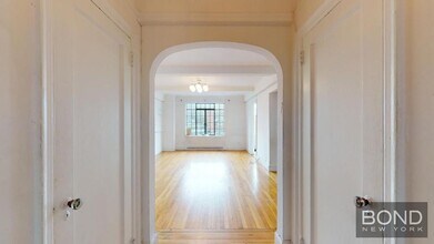 1 Christopher St in New York, NY - Building Photo - Building Photo