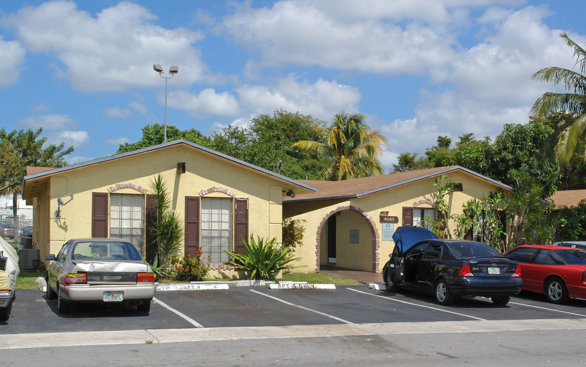 4040 NW 30th Ter in Fort Lauderdale, FL - Building Photo