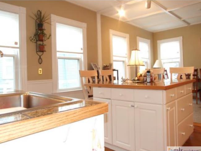 30 Manning St, Unit 2 in Medford, MA - Foto de edificio - Building Photo