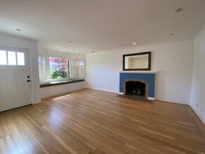 120 Anza Way in San Bruno, CA - Building Photo - Building Photo