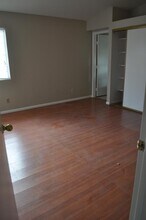 1128 Pleasant Brook St in Las Vegas, NV - Building Photo - Building Photo
