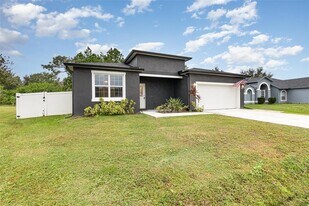 520 Nogales Ct in Poinciana, FL - Building Photo