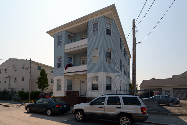 857-1/2 S 1st St in New Bedford, MA - Building Photo - Building Photo