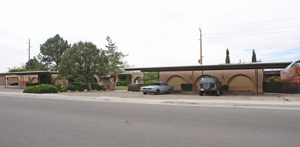 Los Arcos in Albuquerque, NM - Foto de edificio - Building Photo