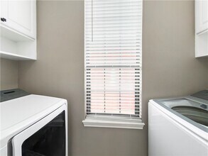 1305 W Villa Maria Rd in Bryan, TX - Building Photo - Building Photo